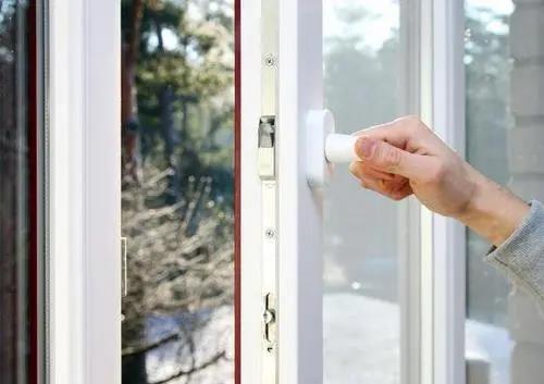 又,一輪,更,強的,寒潮,即,將來臨,請注意,防凍, . 又一輪更強的寒潮即將來臨，請注意防凍！